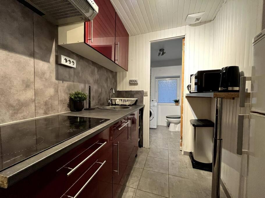 The Red And Black Retreat - Fontainebleau Center Екстер'єр фото