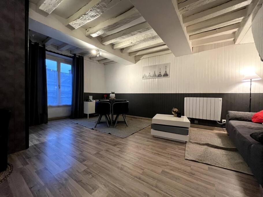 The Red And Black Retreat - Fontainebleau Center Екстер'єр фото