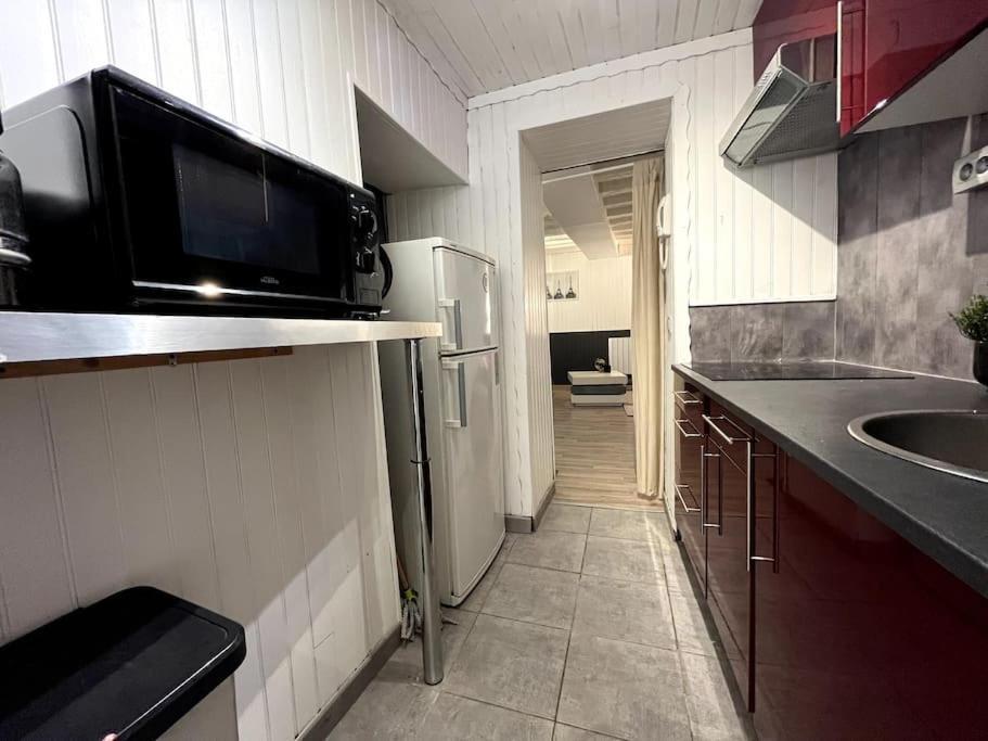 The Red And Black Retreat - Fontainebleau Center Екстер'єр фото